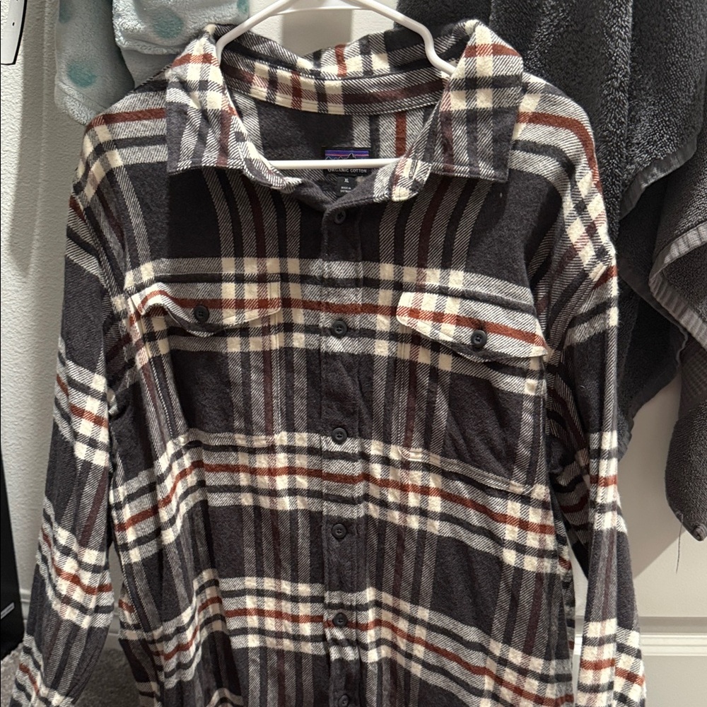 Patagonia Plaid Button-Up Flannel Shirt in Charcoal, Cream & Rust